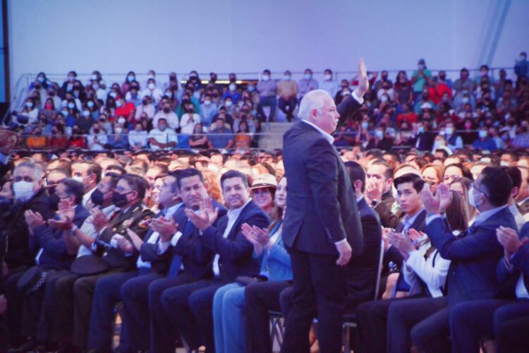 César Verástegui, un hombre de principios: Gobernador