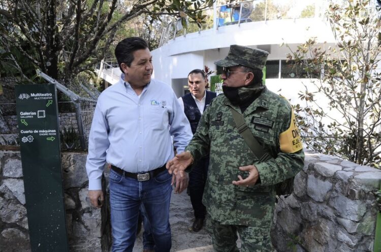 Supervisa Cabeza de Vaca trabajos para sofocar incendio en la Biósfera El Cielo