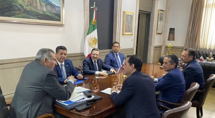 Participa Cabeza de Vaca en reunión con SEGOB