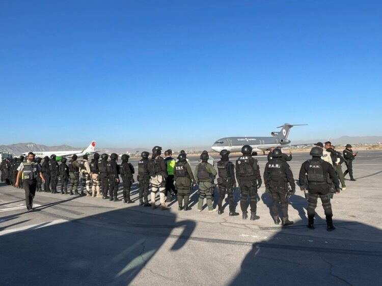 Trasladan 134 presos de Coahuila a penales federales