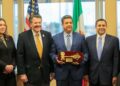 Recibe Cabeza de Vaca llaves de la ciudad de Laredo, Texas