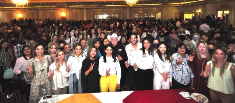 Mujeres darán su voto  a César Verástegui