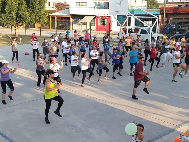 Celebra IV Aniversario grupo de  activación física en Tamaul Las Brisas