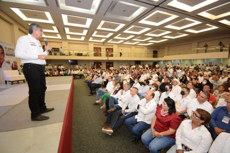 Evalúa Américo el primer Foro del Cambio y la Transformación