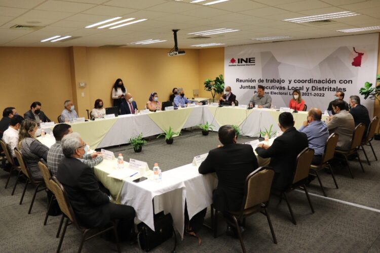 Ante proceso electoral sesionan árbitros electorales