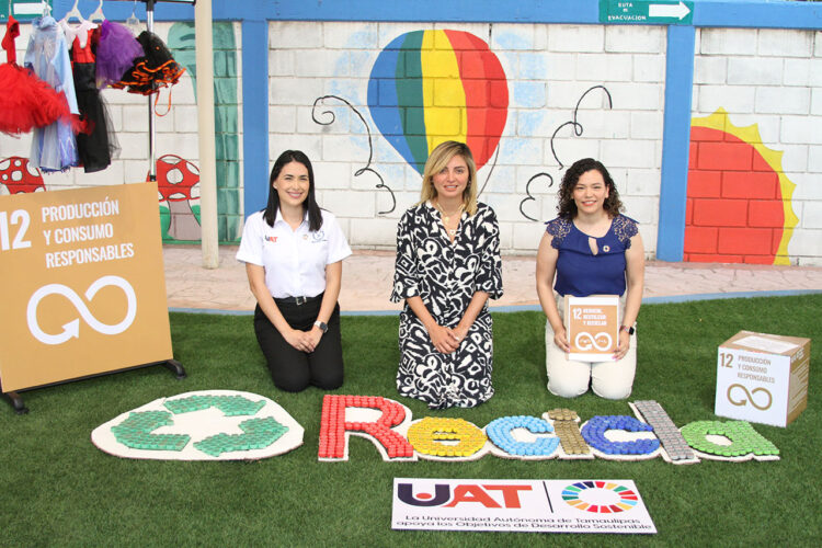 Organiza UAT donativo de disfraces en actividades de reciclaje