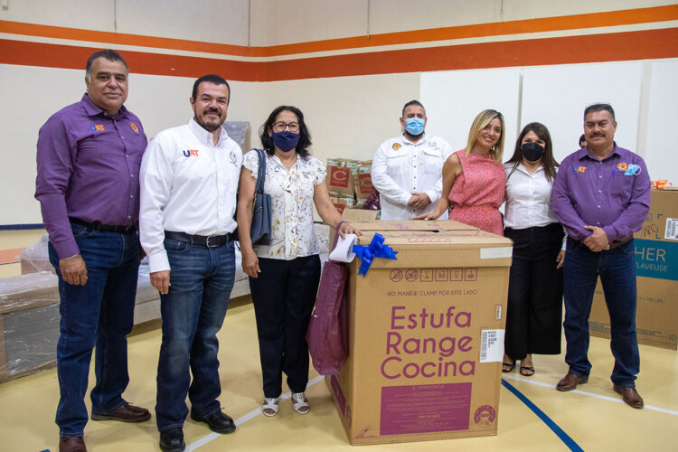 Rector de la UAT preside el inicio de festejos por el Día de las Madres