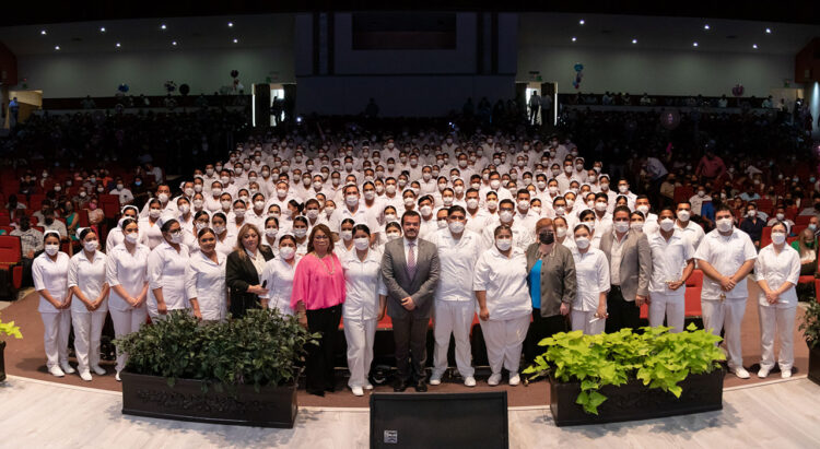 Entrega UAT la generación 2018-2022 de la Facultad de Enfermería-Victoria