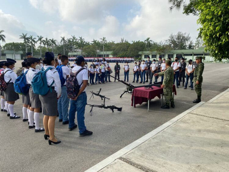 Militares trasmiten disciplina y valores a pentatlón universitario