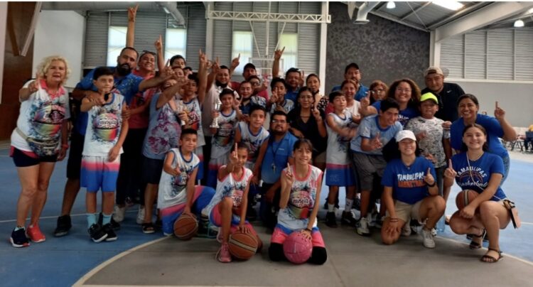 Premia Municipio a campeones de basquetbol “Victoria te quiero más”