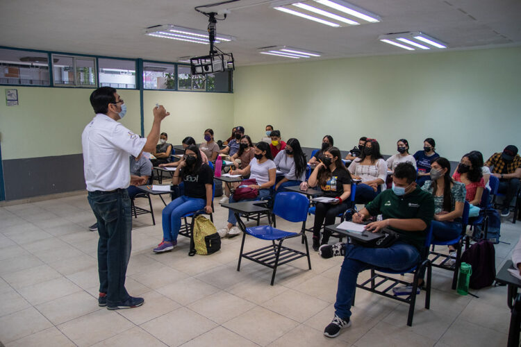 Con clases presenciales inicia la UAT periodo escolar de verano