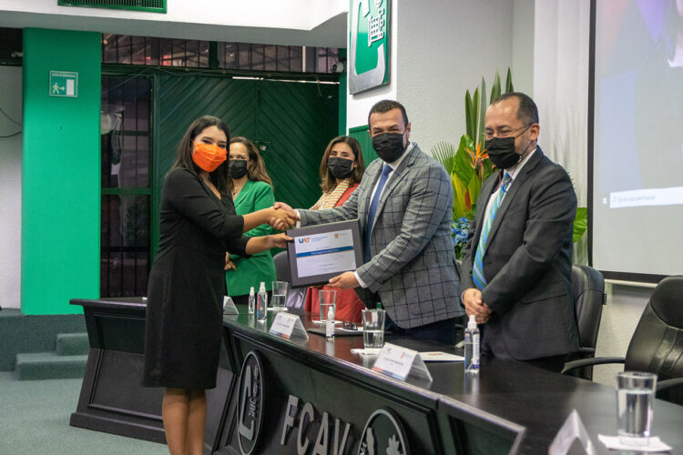 Entrega la UAT nueva generación de la Maestría en Dirección Empresarial