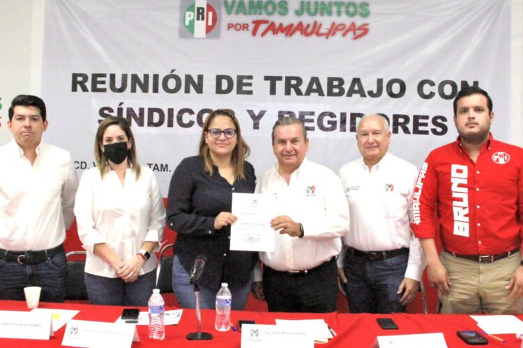 Sostienen síndicos y regidores del PRI reunión estatal de trabajo