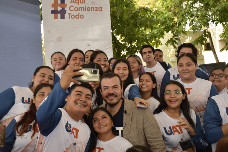Rector de la UAT recibe a nuevos universitarios en Ciudad Mante