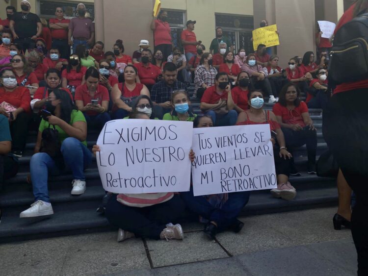 Mientras llega recurso federal, estado pagará bono al magisterio: Tino Saénz