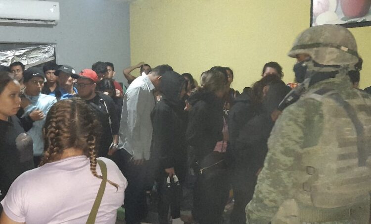 Rescata Ejército a 73 migrantes en Diaz Ordaz
