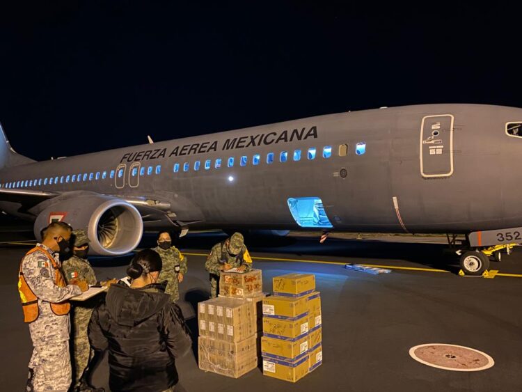 Traslada Ejército Mexicano 74 mil vacunas más contra covid
