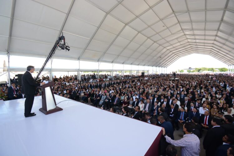 Llama Américo a desterrar la corrupción y poner fin al saqueo