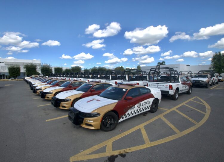 Entrega Américo Villarreal 40 de 100 patrullas a la nueva Guardia Estatal