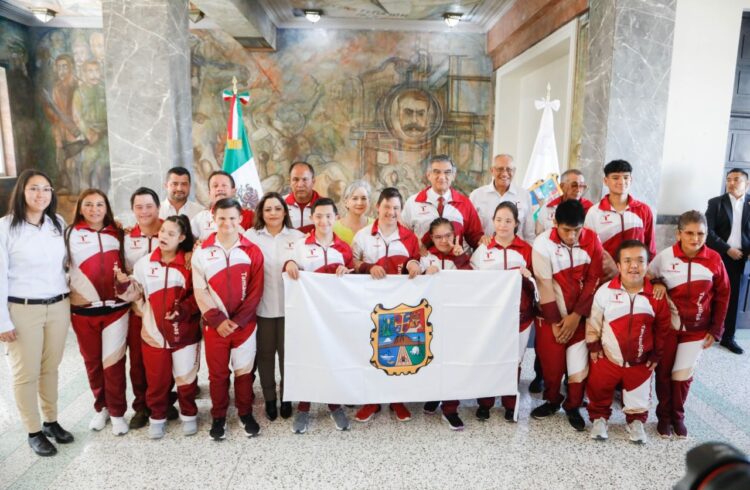 Entregan Gobierno de Tamaulipas uniformes a deportistas paralímpicos.