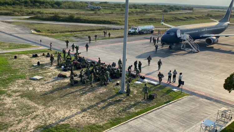 Llegan más militares a Nuevo Laredo para contrarrestar la violencia que no cesa