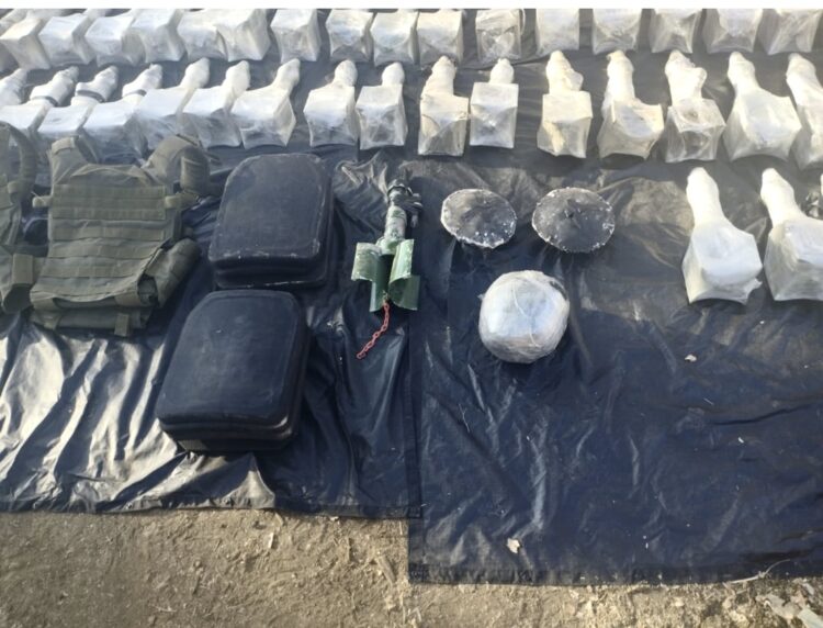 Aseguran cerca de 100 artefactos explosivos, entre ellos dos minas