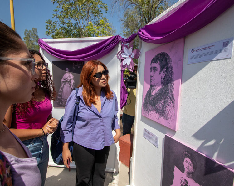 Presenta UAT exposición de mujeres en la historia