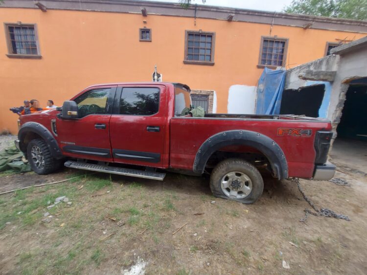 Asegura Guardia Estatal vehículo con armamento en su interior