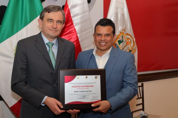 Declara Victoria huésped distinguido a Embajador de Polonia