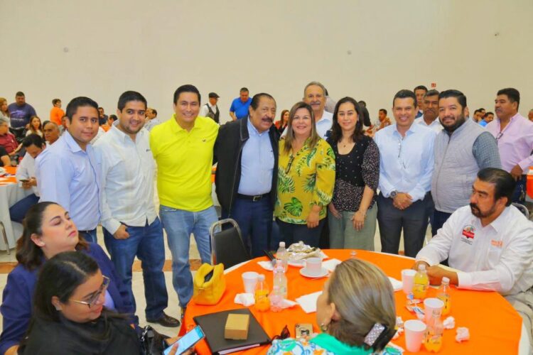 Van juntos Municipio y magisterio por la educación.