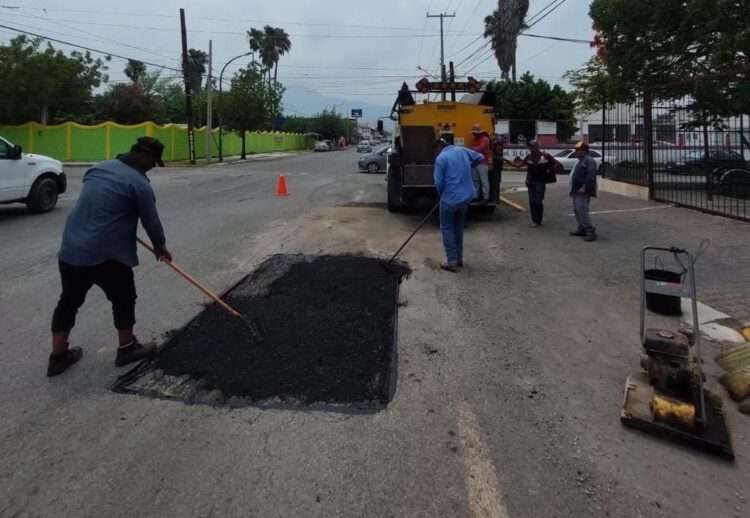 Intensifica municipio arreglo de calles en la ciudad y ejidos