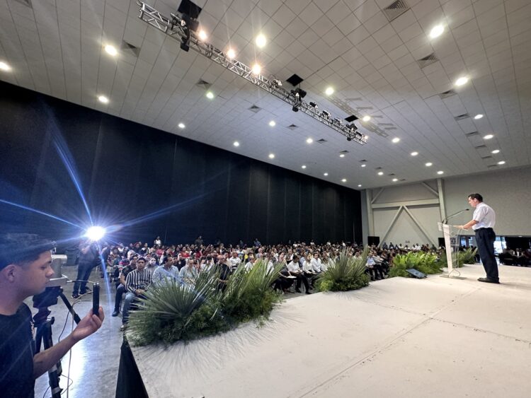 Histórico, católicos y evangélicos oran  por lluvia, seguridad y empleo