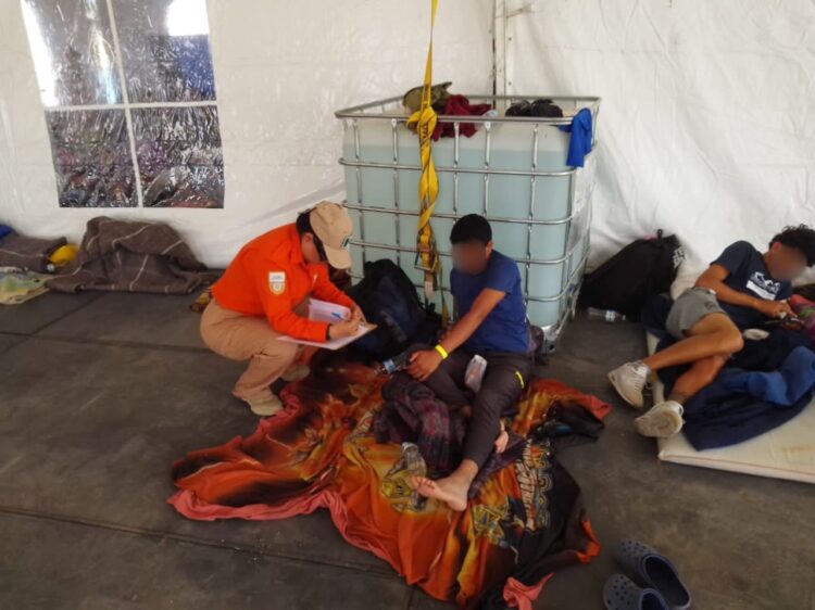 Habilitan en Ciudad Juárez refugio temporal para migrantes