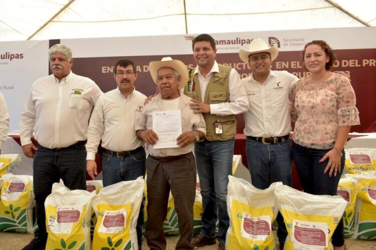Inicia Tamaulipas entrega de fertilizante a productores citrícolas de Güémez e Hidalgo