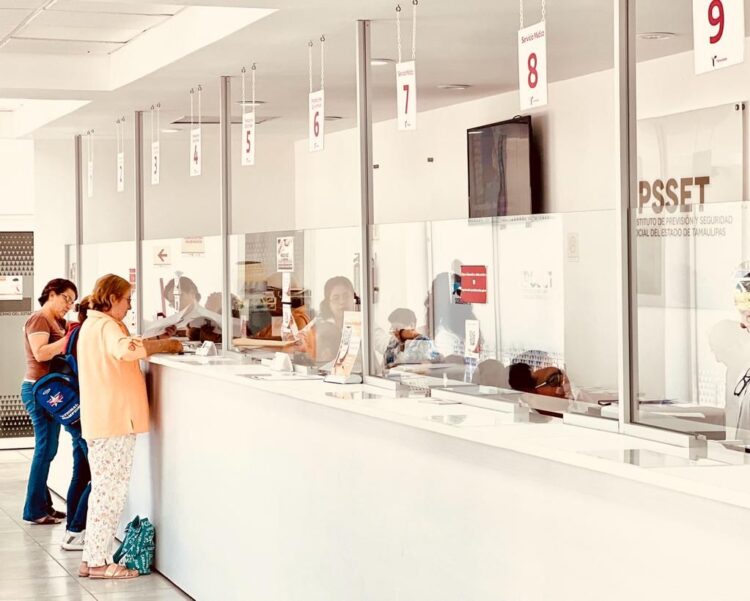 IPSSET apoya con créditos para útiles escolares