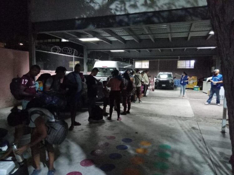 Guardia Estatal brinda vigilancia en traslado de migrantes