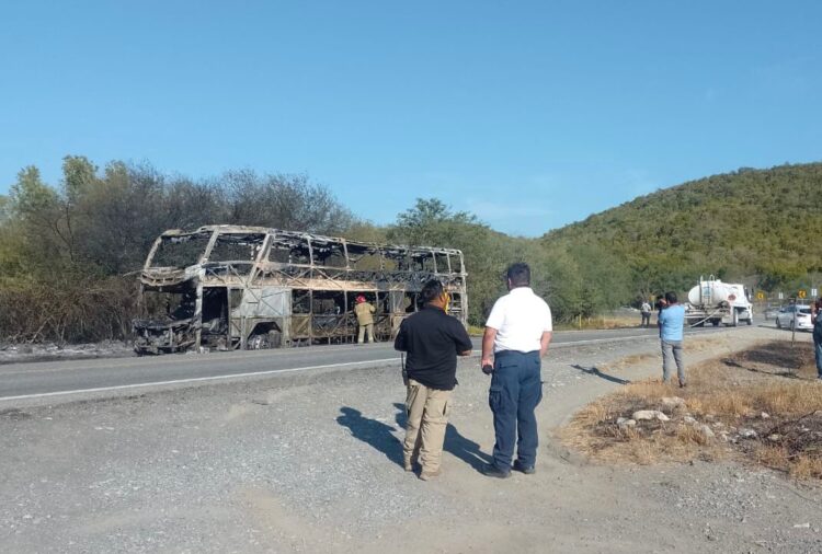 Se incendia autobús de transpais, no hubo lesionados