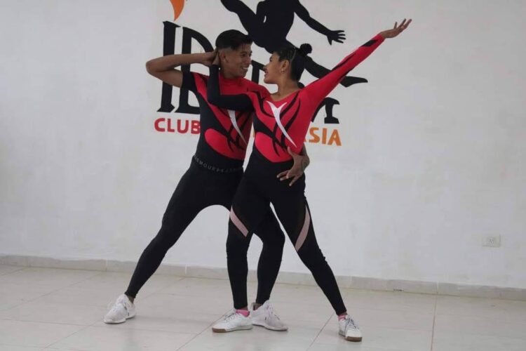 Ofrecen Antorchistas clases de gimnasia aeróbica