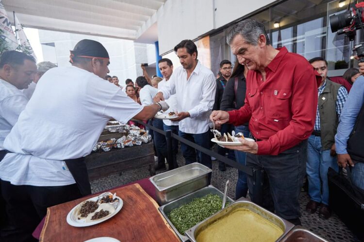 Visita Américo Villarreal exposición de Reynosa en «Punto Tamaulipas