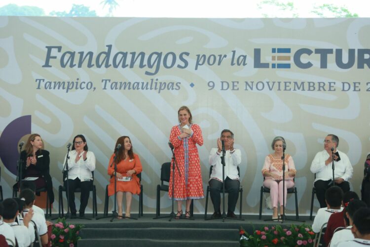 Reúne Fandangos por la Lectura a Beatriz Gutiérrez Müller y Américo Villarreal