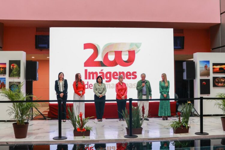 Inaugura María de Villarreal exposición fotográfica “Cien imágenes”