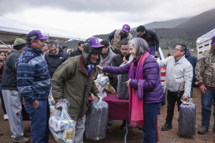 Benefician Gobierno del Estado y DIF Tamaulipas a familias de Miquihuana con estufas ecológicas y celdas fotovoltaicas