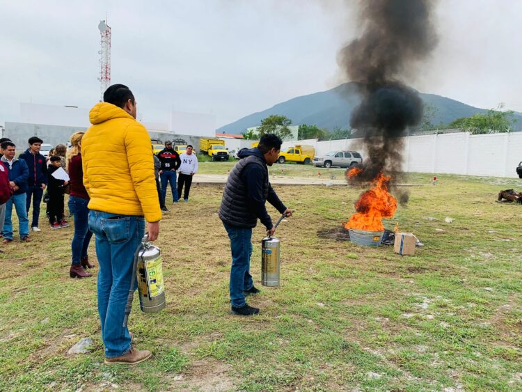 Capacita Protección Civil Tamaulipas a vendedores de pirotecnia