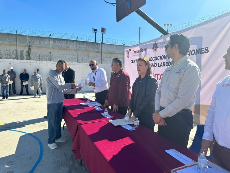 PPLs reciben constancias de capacitación laboral