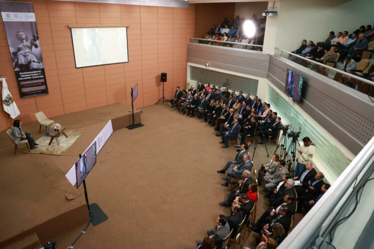 Capacita y actualiza Poder Judicial a las juezas y jueces