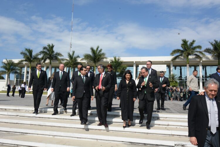 Convoca gobernador a implementar justicia eficaz, cercana y transparente