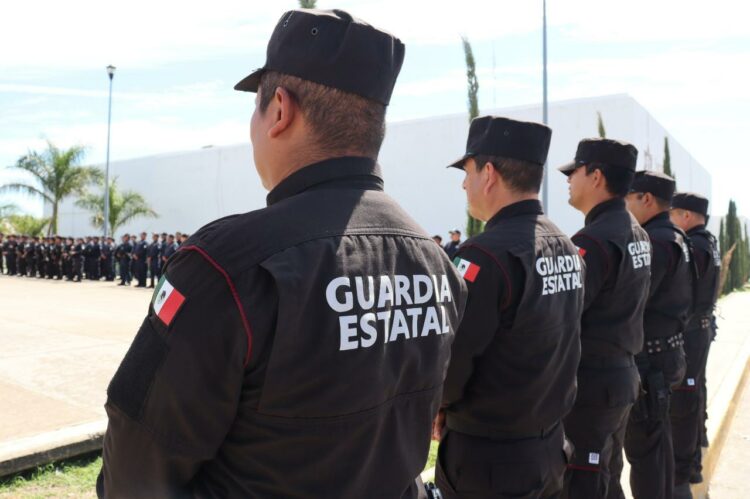 Recibe personal de Guardia Estatal primer aumento salarial