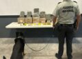 Aseguran 13 kilos de cristal y 13 envíos con aparente marihuana