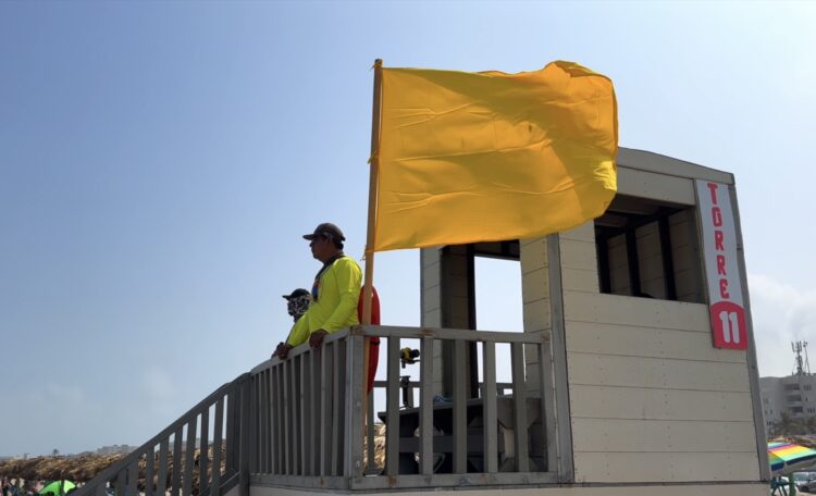 Llama Secretaría de Turismo a respetar banderas en playas y señalización en carreteras