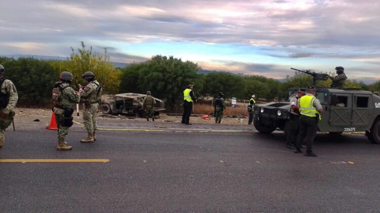 Encontronazo carretero deja un  militar muerto y dos lesionados